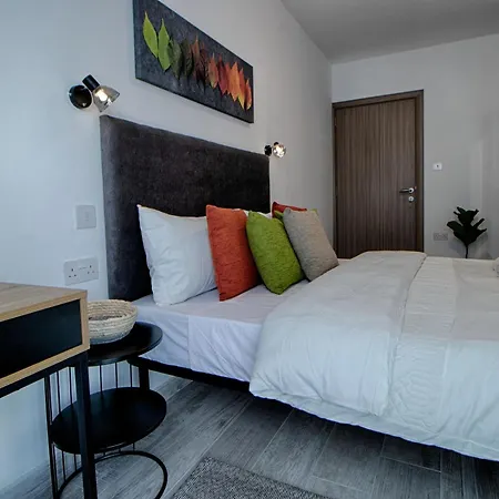 Bright 2 Bedroom 2 Bath Close To Sea * סיינט פול ביי