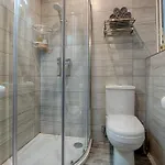 Apartment Bright 2 Bedroom 2 Bath Close To Sea *