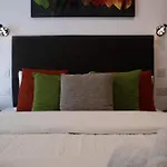 Apartment Bright 2 Bedroom 2 Bath Close To Sea *