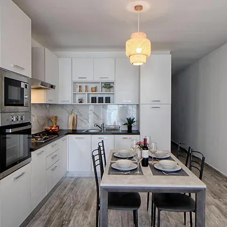 Bright 2 Bedroom 2 Bath Close To Sea * St Paul's Bay
