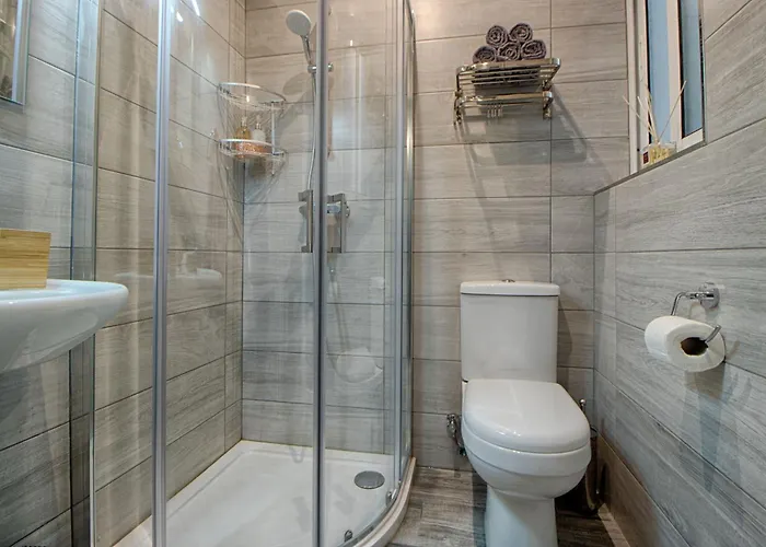 Apartament Bright 2 Bedroom 2 Bath Close To Sea *