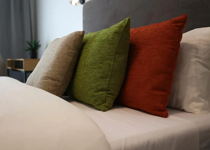 Bright 2 Bedroom 2 Bath Close To Sea Apartament