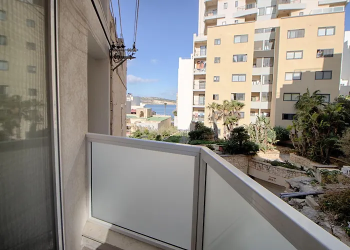 Bright 2 Bedroom 2 Bath Close To Sea Apartament St. Paul's Bay