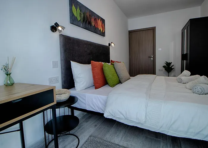 Bright 2 Bedroom 2 Bath Close To Sea * St. Paul's Bay