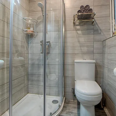 公寓 Bright 2 Bedroom 2 Bath Close To Sea *