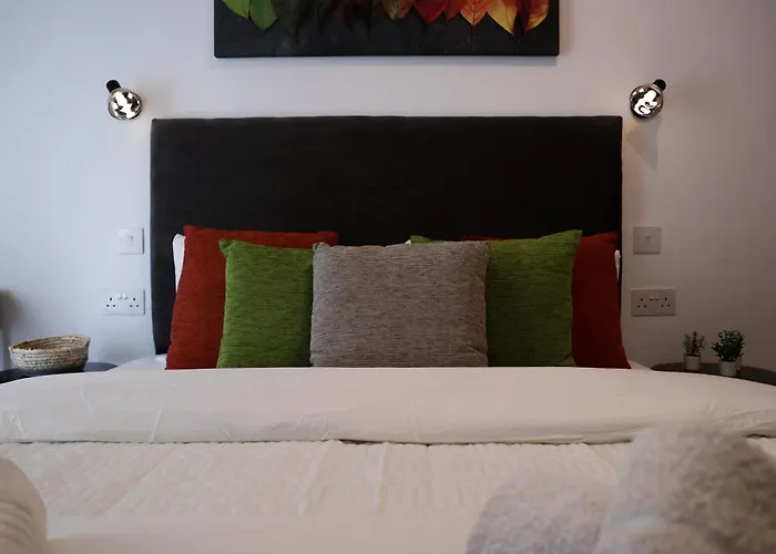 아파트 Bright 2 Bedroom 2 Bath Close To Sea *