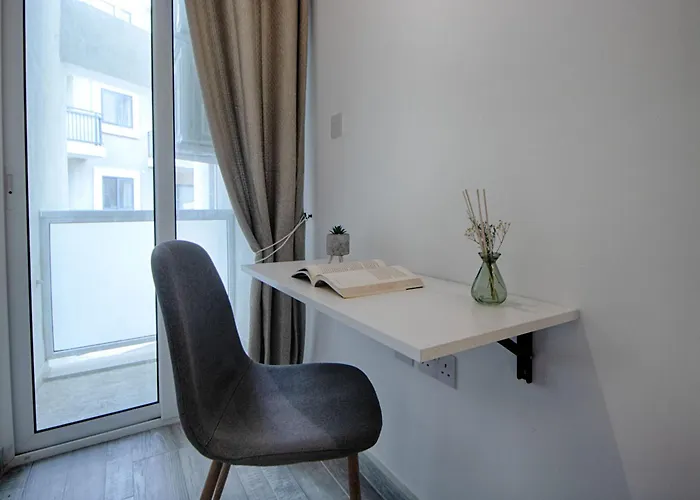 Bright 2 Bedroom 2 Bath Close To Sea 아파트
